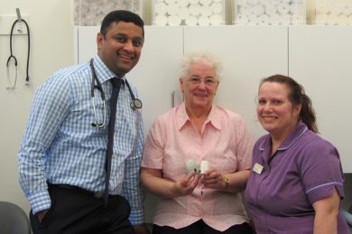 Respiratory consultant Dinesh receives top national research award