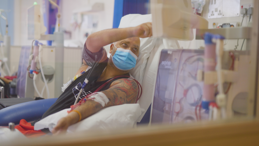 Man waiting for life-saving kidney transplant urges people to become organ donors