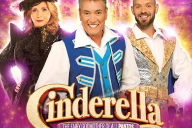 Bradford pantomime stars to visit children’s ward – oh yes they are!