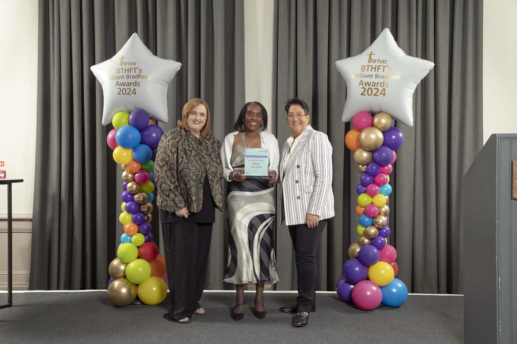 4C8A0932-Rotation-Midwife-June-Thomas-presented-by-L-R-Renee-Bullock-and-Mel-Pickup