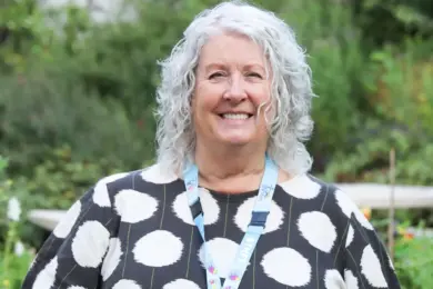 Midwifery research champion receives NIHR Lifetime Achievement Award after nearly 50 years of NHS service