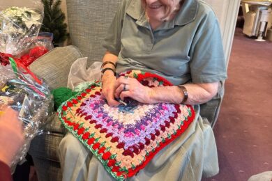 Kind-hearted Ilkley resident crochets 100th wellbeing blanket for Bradford babies after hospital saves her sight